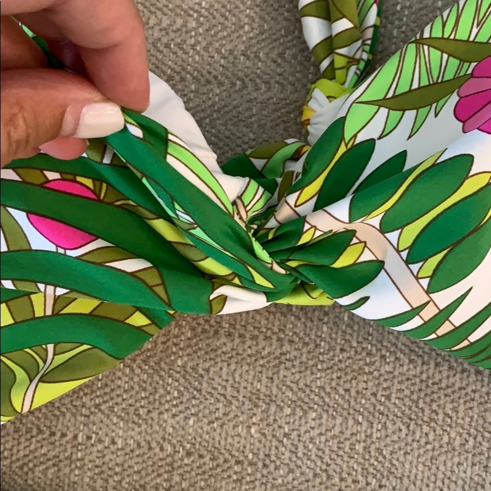 NWT Trina Turk It's Bananas Twist Front Bikini Top - Picture 8 of 12